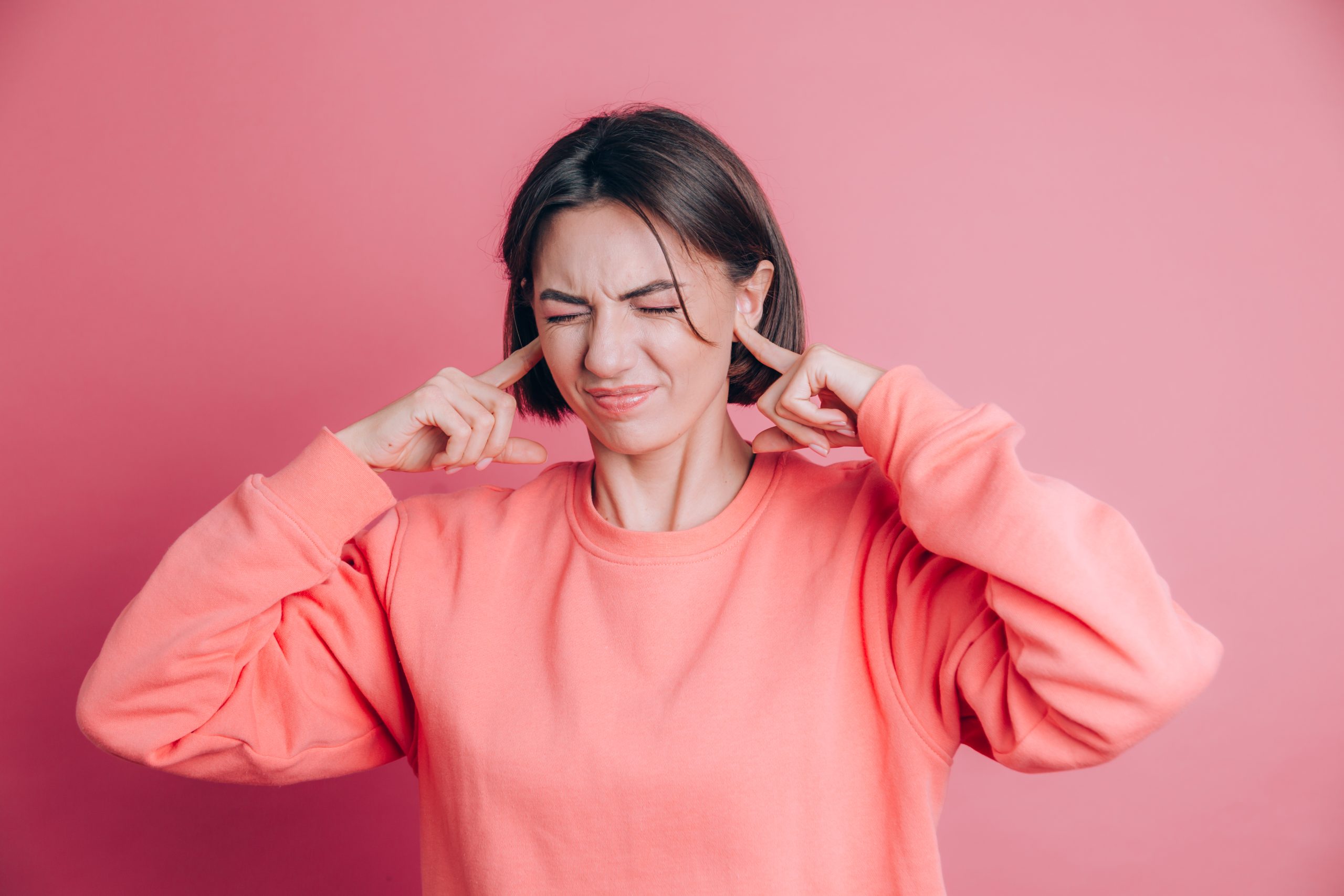 Tinnitus (Kulak Çınlaması) Nedir? Belirtileri, Nedenleri ve Etkili Tedavi Yöntemleri
